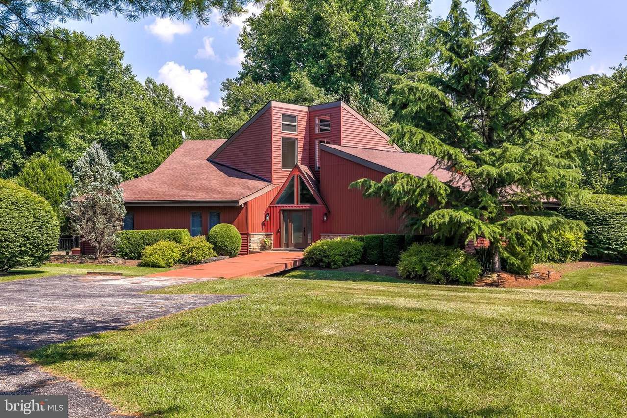 44 Chesterfield Court - Photo 1