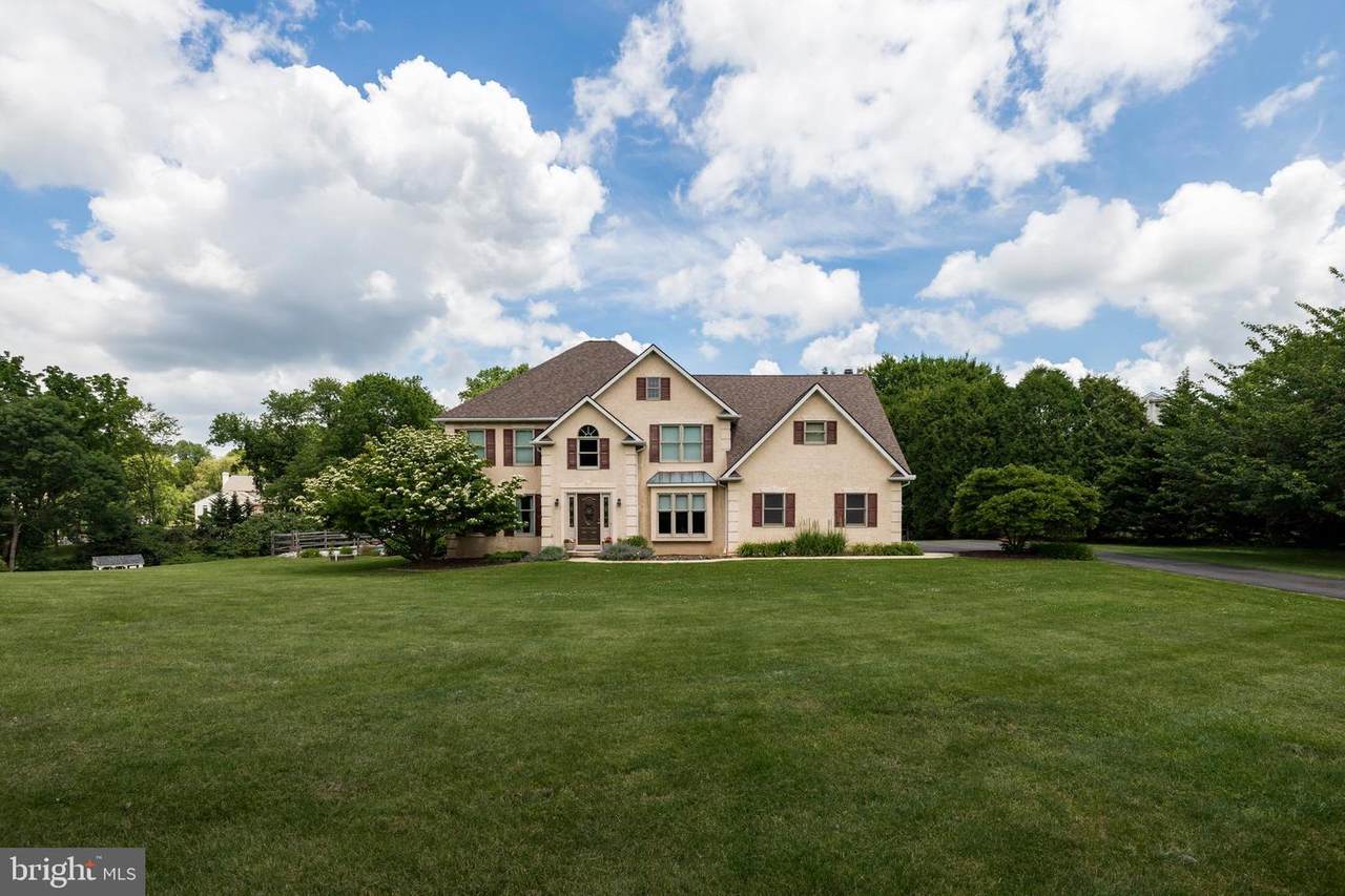 150 Stonegate Drive - Photo 1