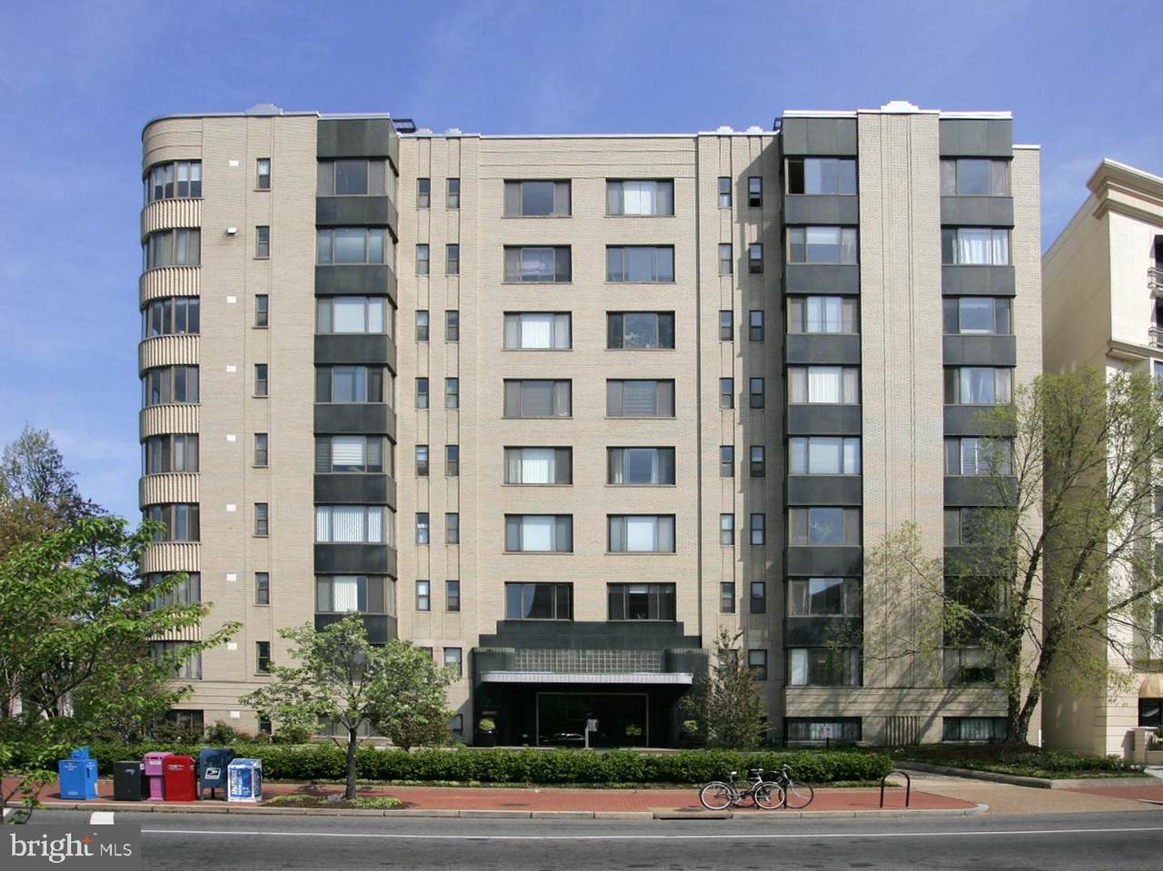 1 Scott Circle - Photo 1