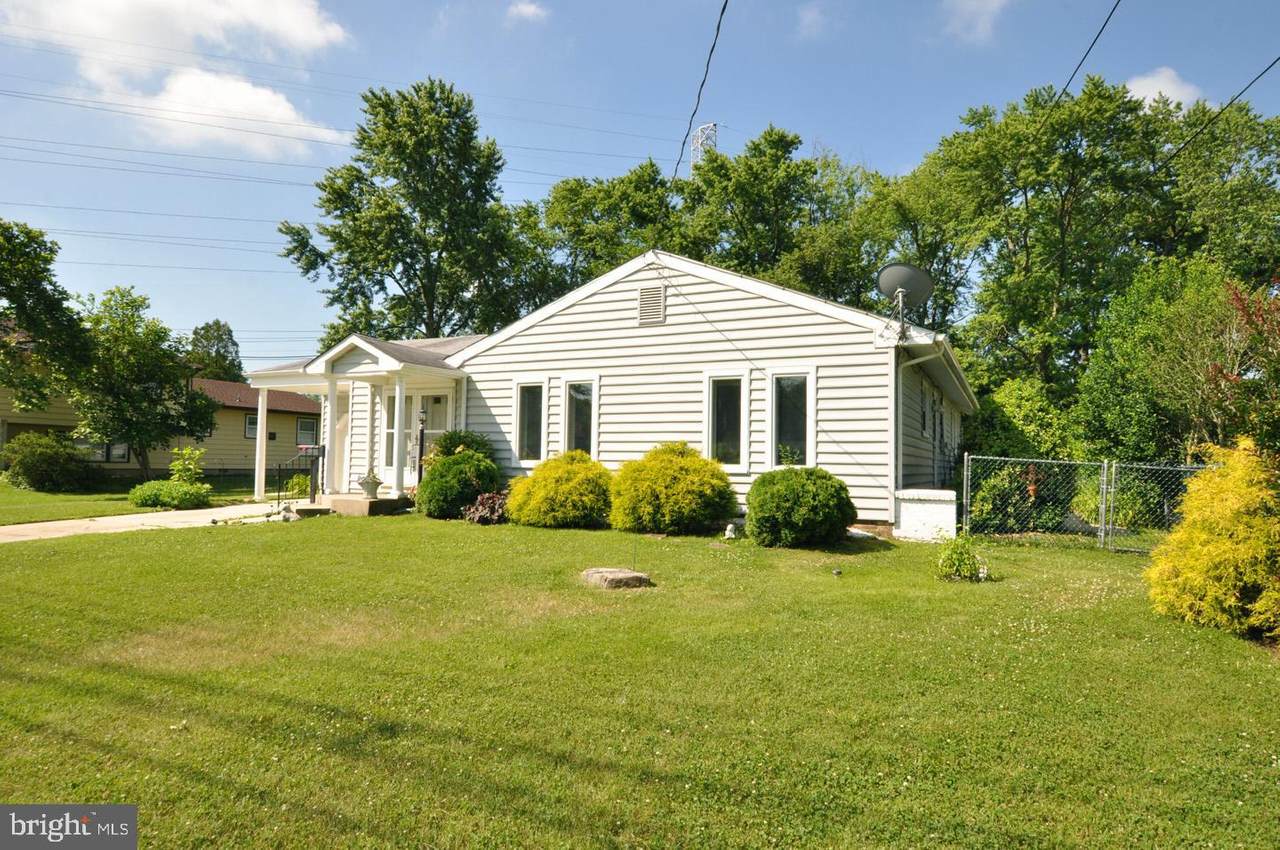 2515 Chestnut Hill Drive - Photo 1
