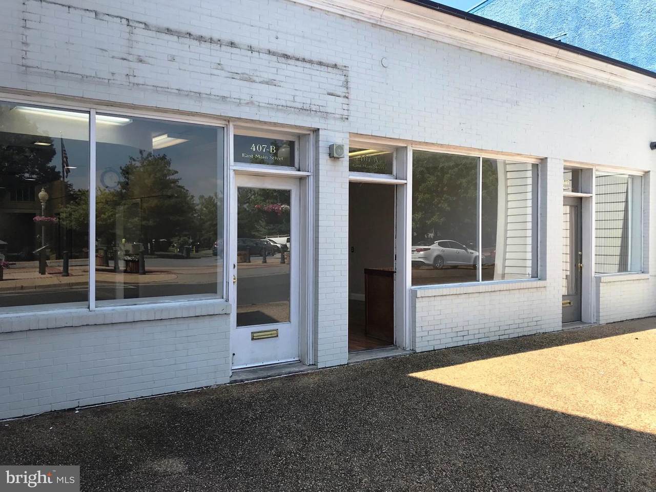 407 Main - Photo 1