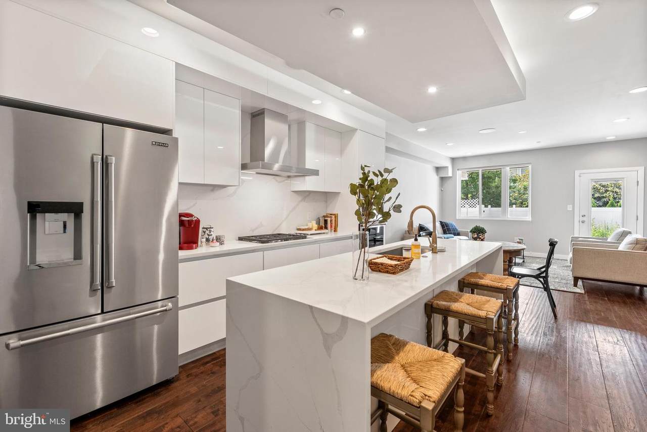1512 Cambridge Street - Photo 1