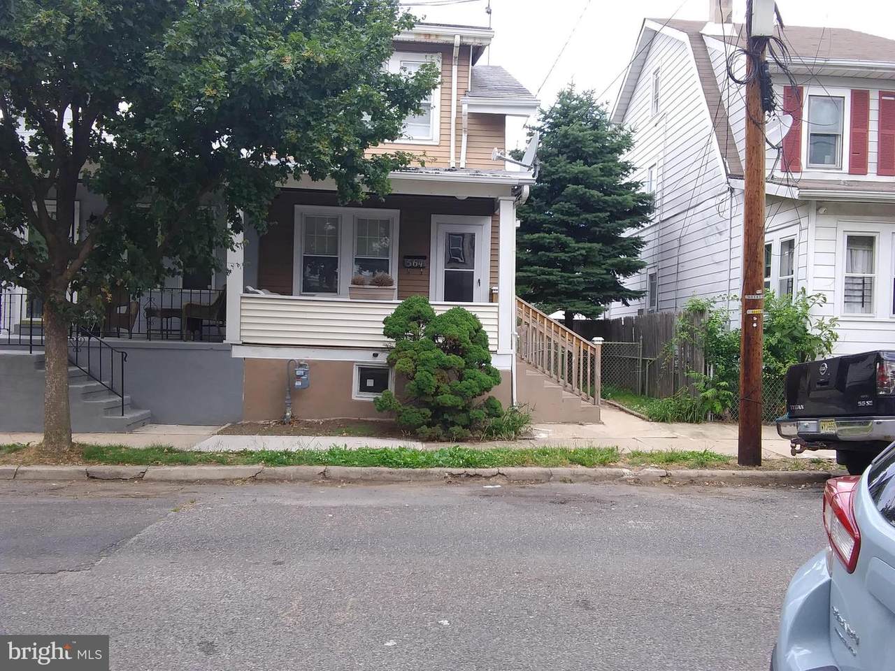 564 Emmett Avenue - Photo 1
