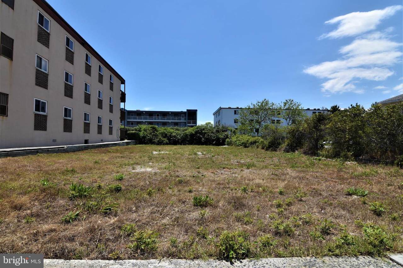 7 57TH Street - Photo 1