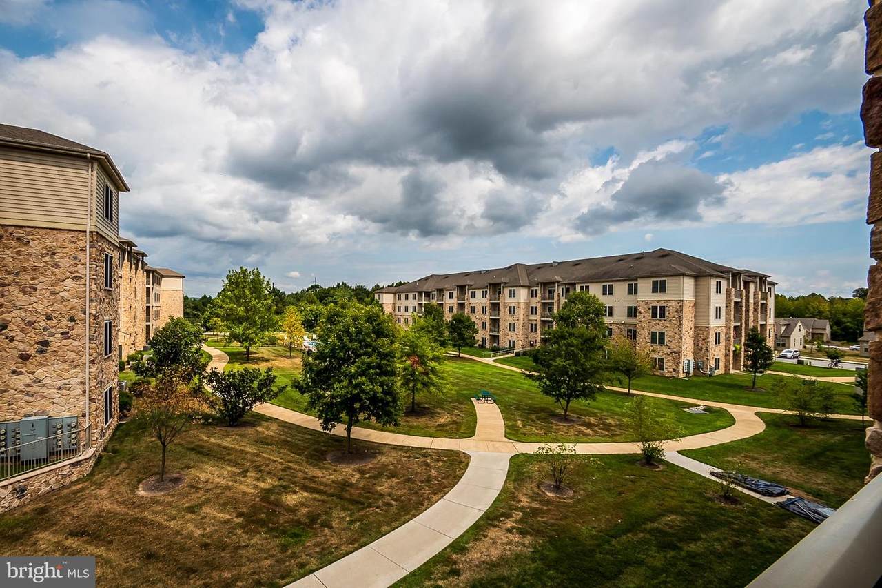 2000 Fountainview Circle - Photo 1