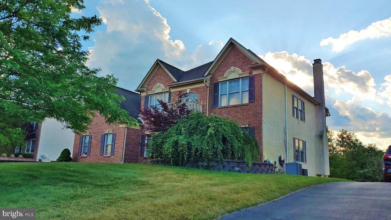 828 Princeton Drive - Photo 1