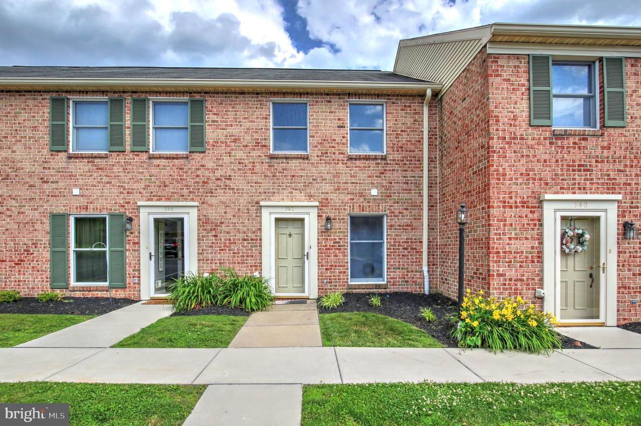 742 Main Street - Photo 1