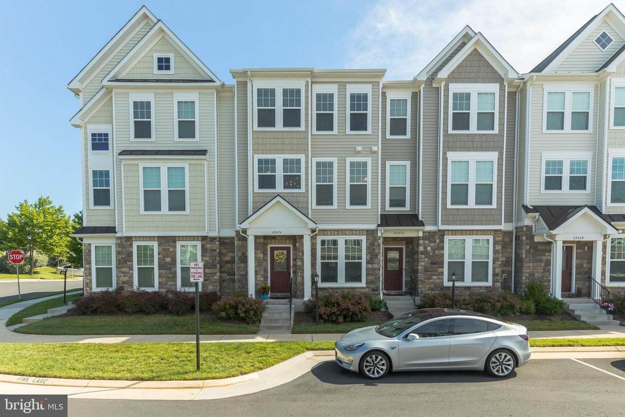 42456 Benfold Square - Photo 1