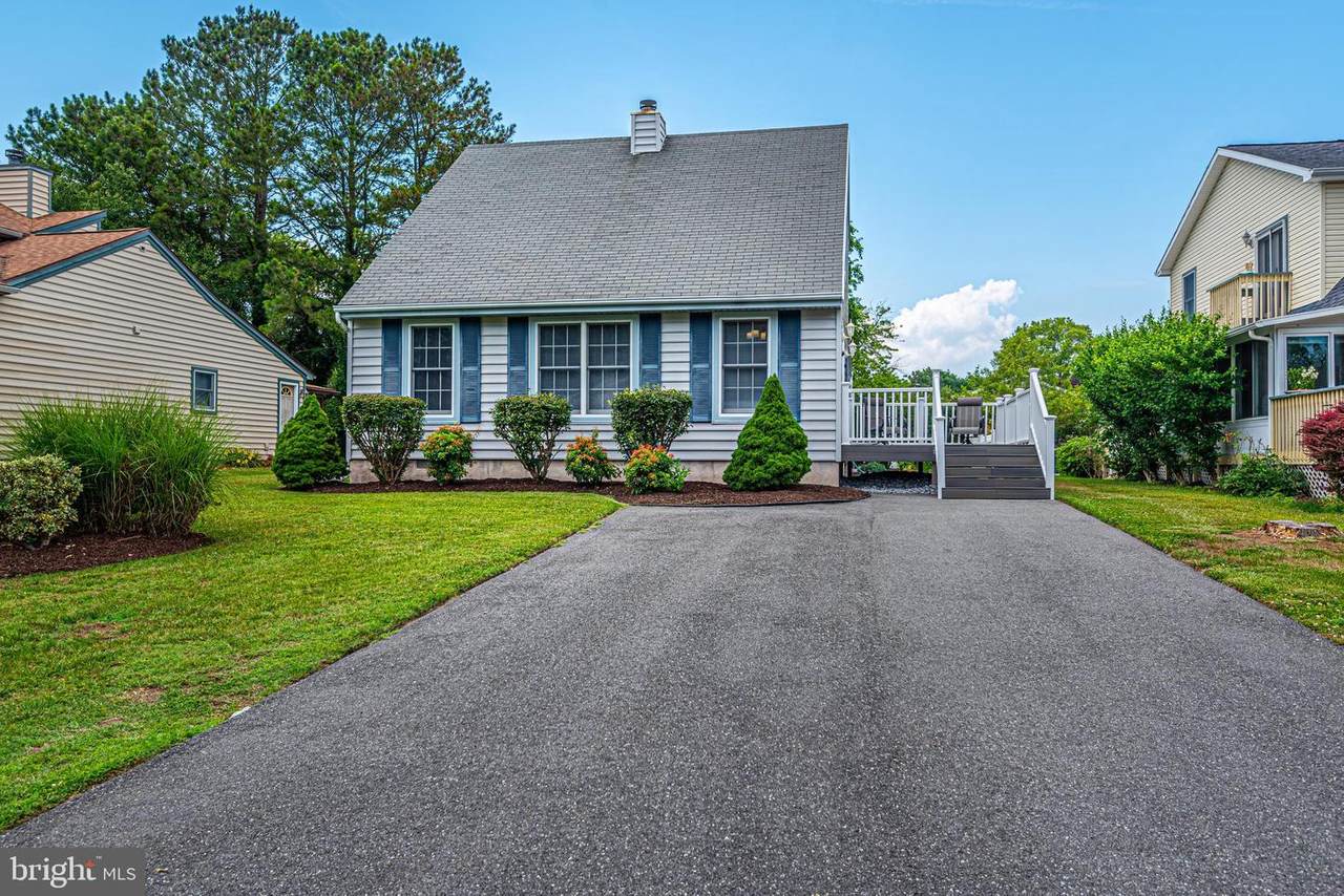 984 Hawksbill Street - Photo 1