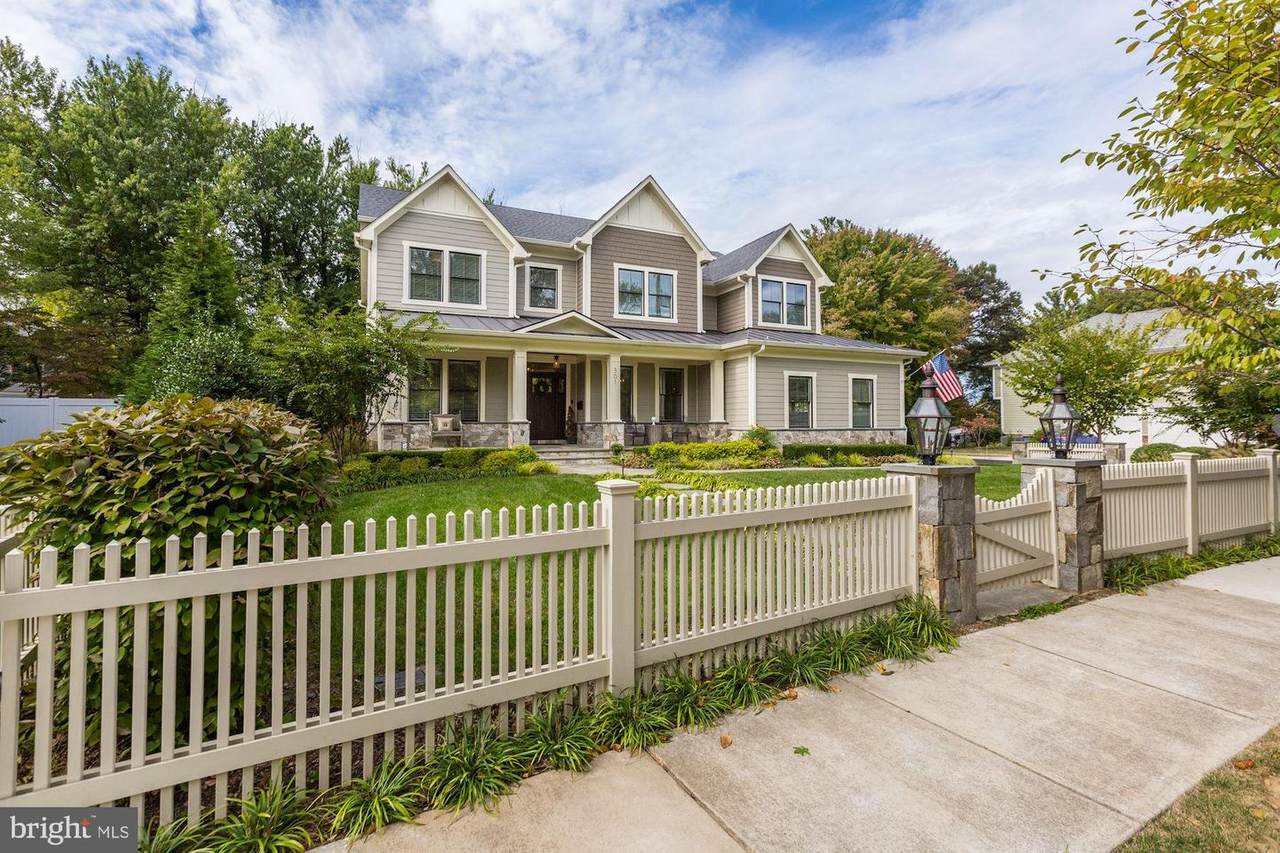 301 Niblick Drive - Photo 1