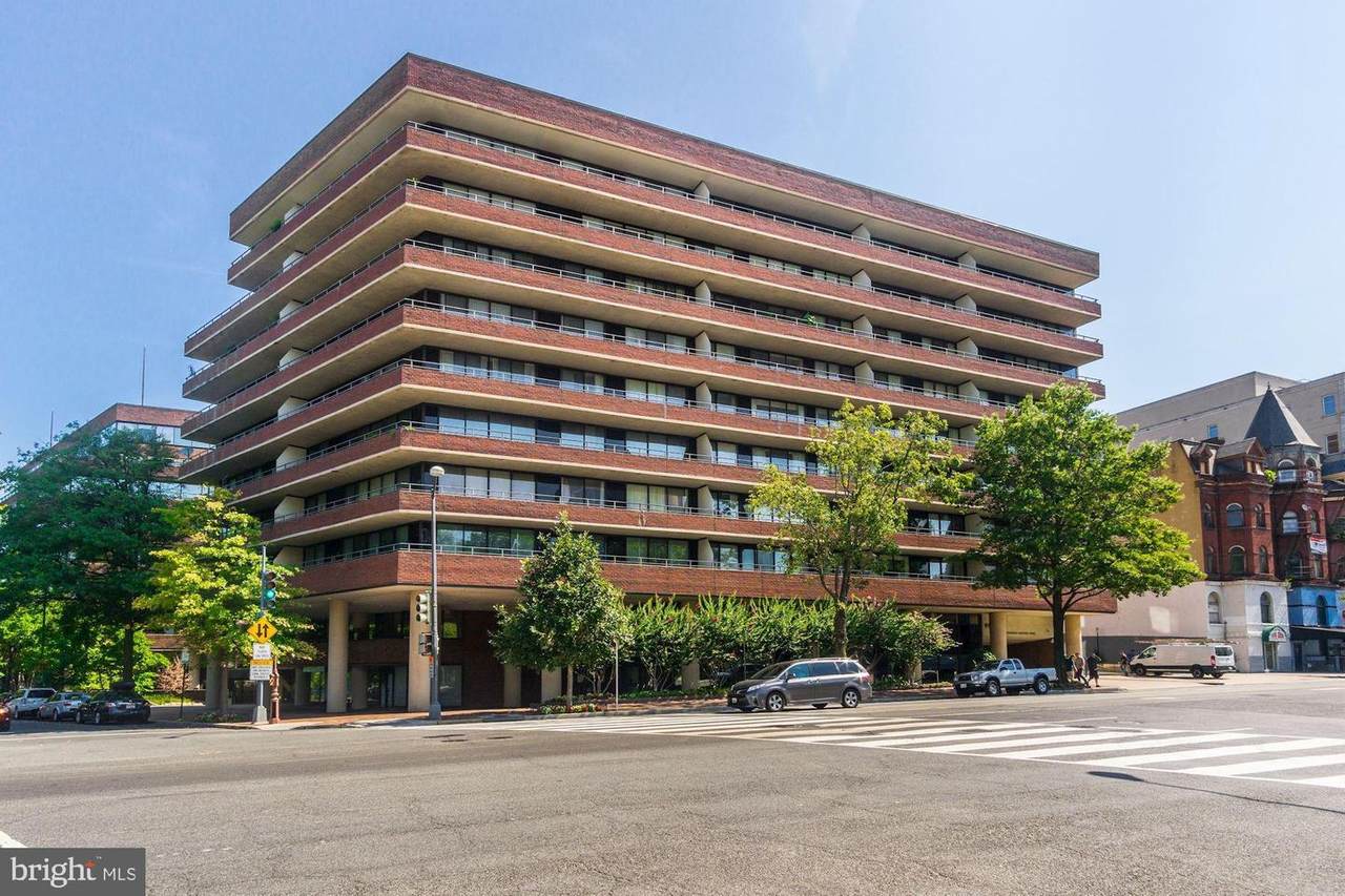 2555 Pennsylvania Avenue - Photo 1