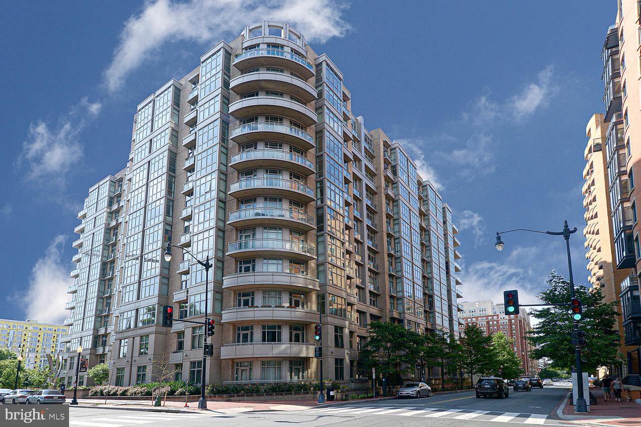 811 4TH Street - Photo 1