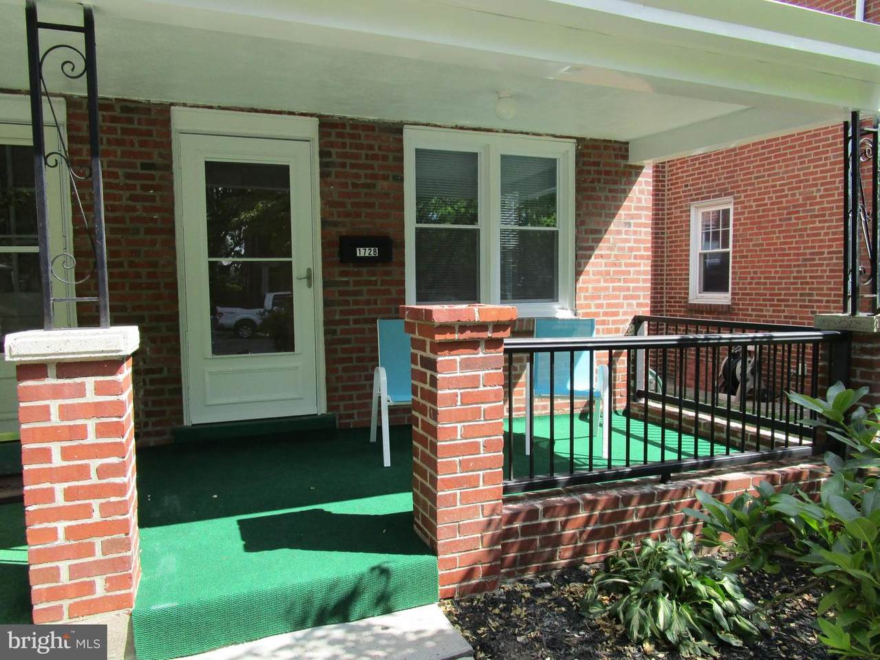 1728 Powell Street - Photo 1