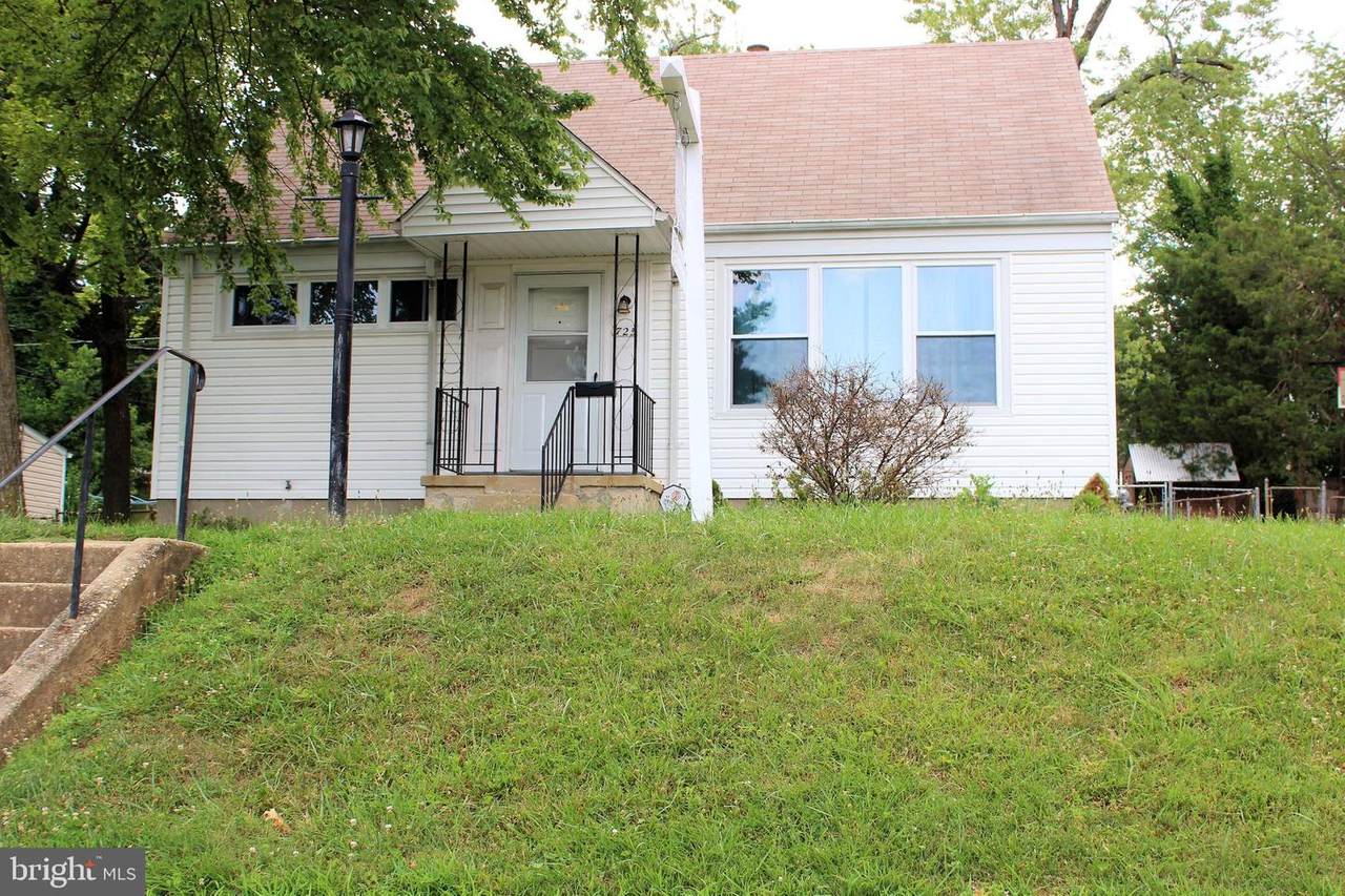 725 Silver Creek Road - Photo 1
