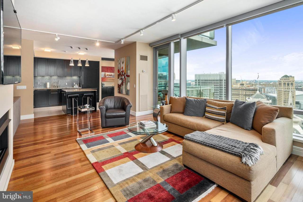 1414 Penn Square - Photo 1
