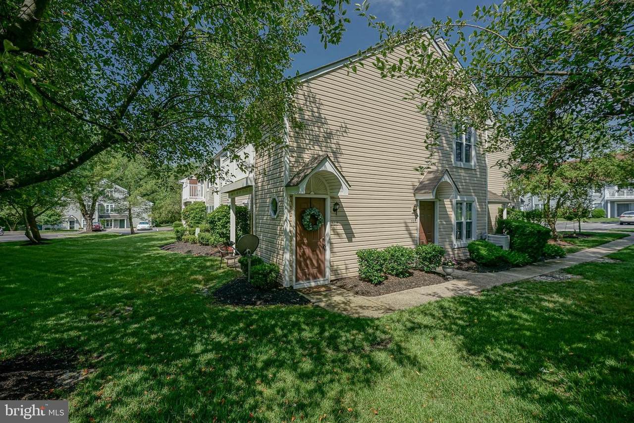 708 Sedgewick Court - Photo 1