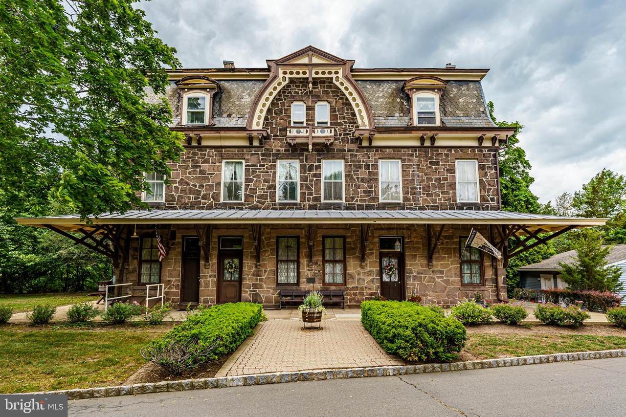 16-18 Railroad Place - Photo 1