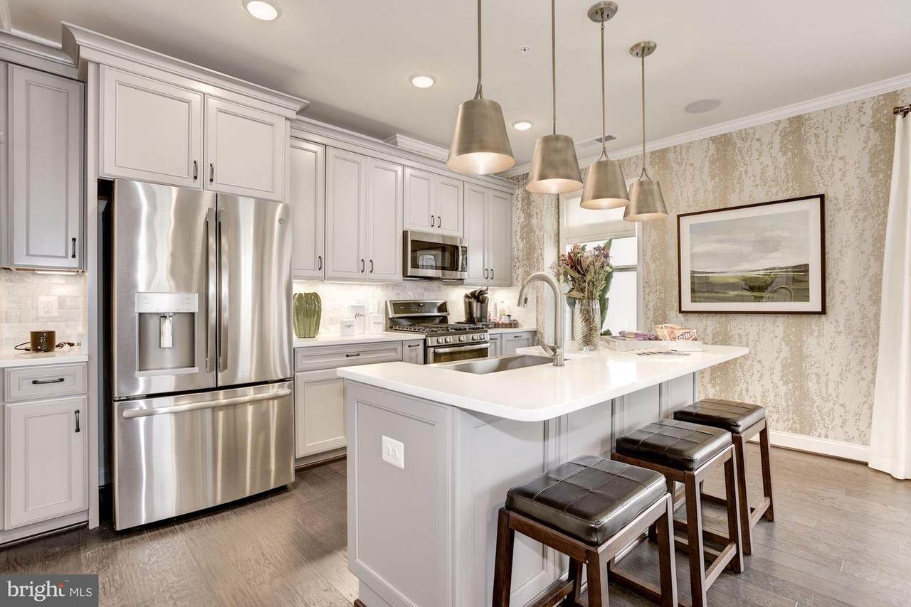 42837 Littlehales Terrace - Photo 1
