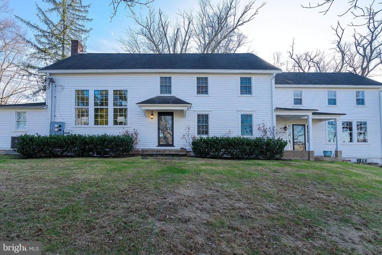 2481 River Road - Photo 1