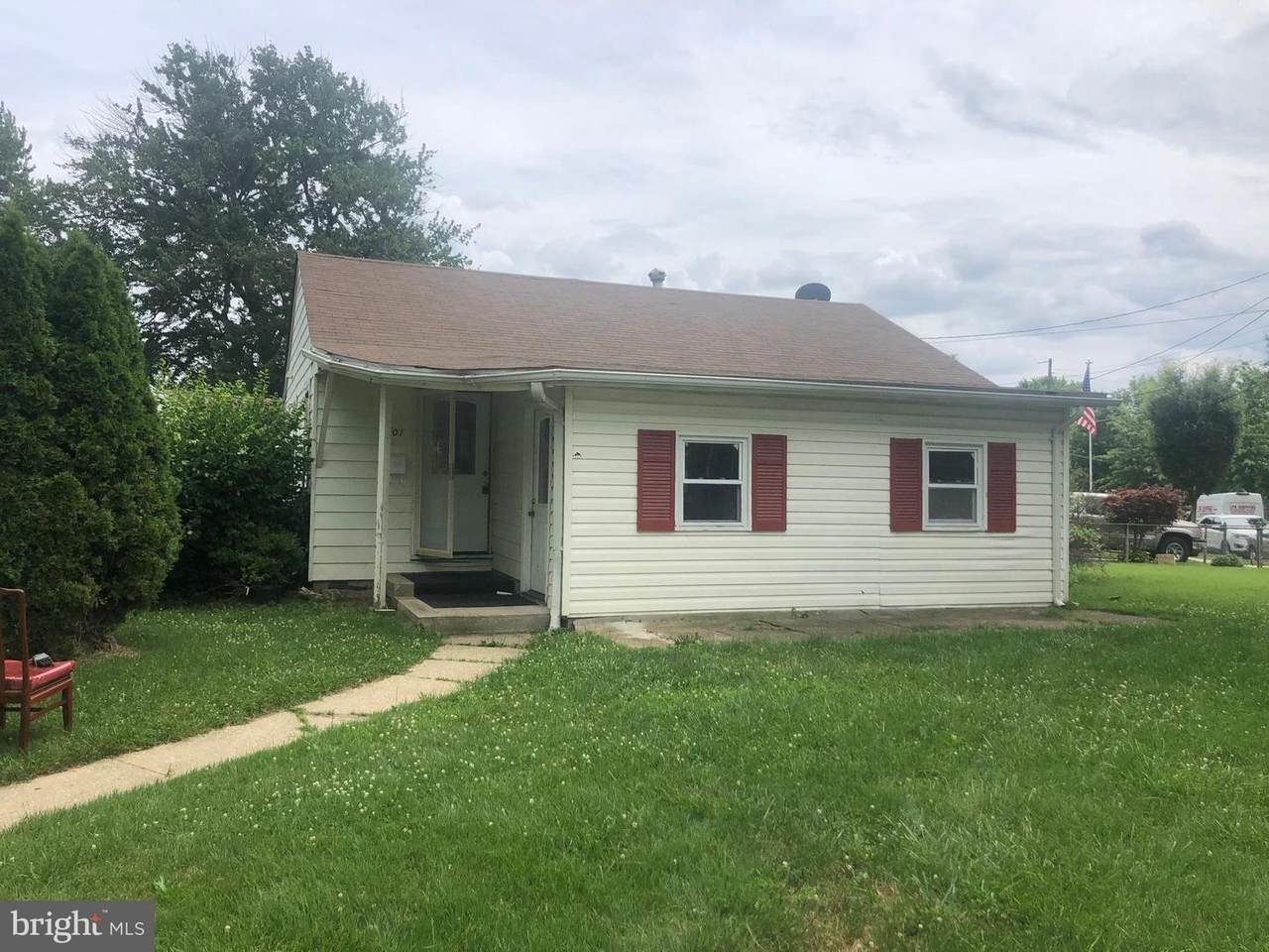 501 Lincoln Street - Photo 1