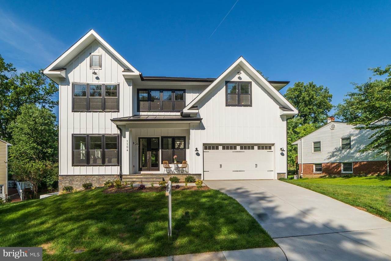 1104 Drake Street - Photo 1