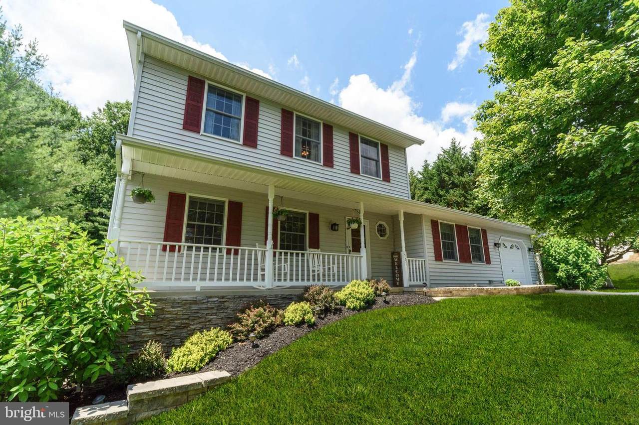 2091 Hammond Avenue - Photo 1