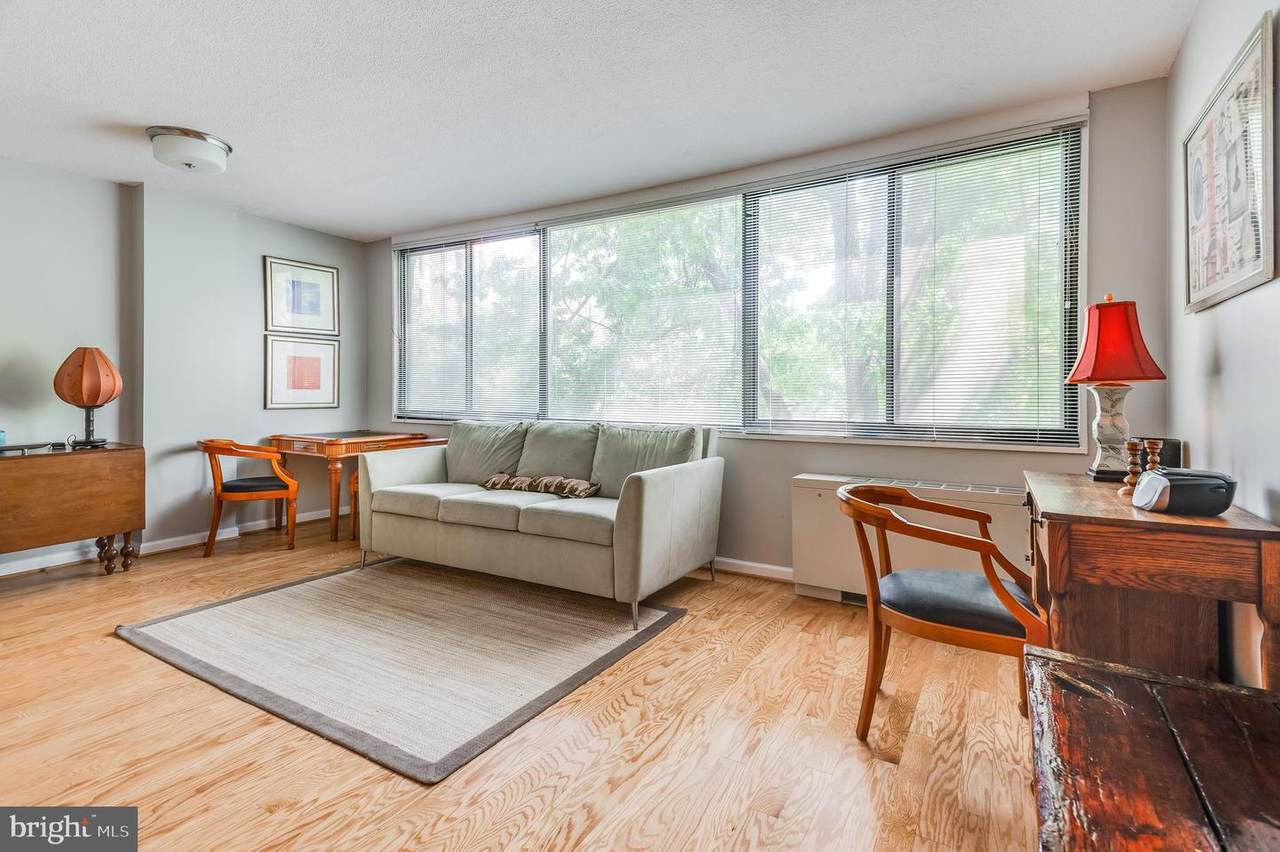 2201 L Street - Photo 1