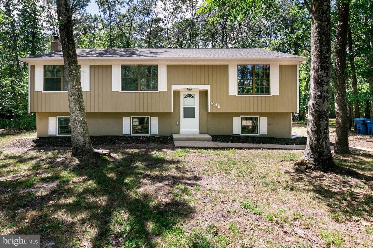 882 Willow Way - Photo 1