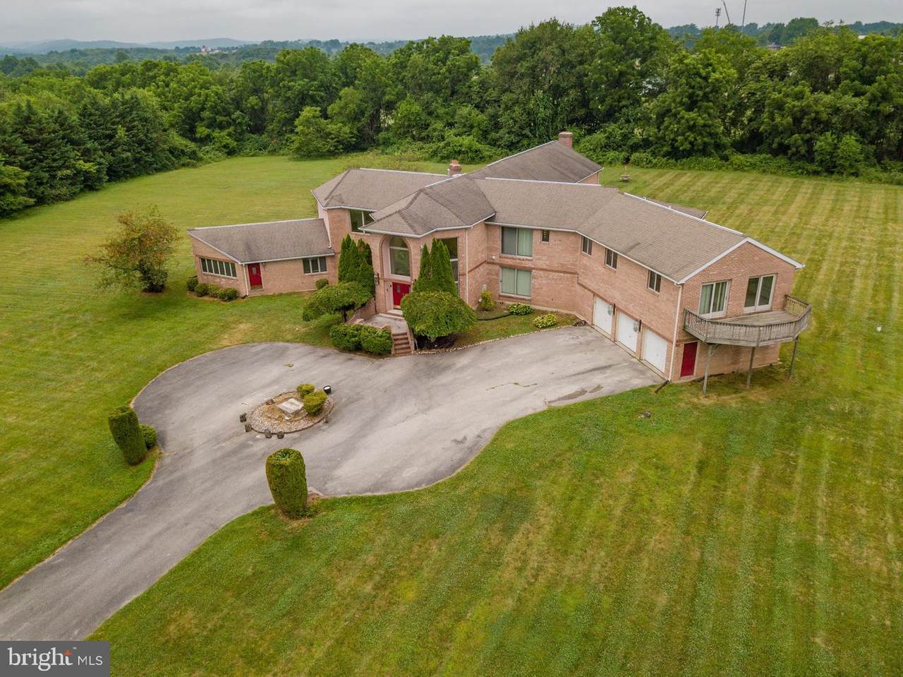 317 Nottingham Drive - Photo 1