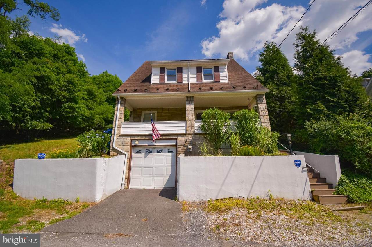 405 Woodlawn Terrace - Photo 1