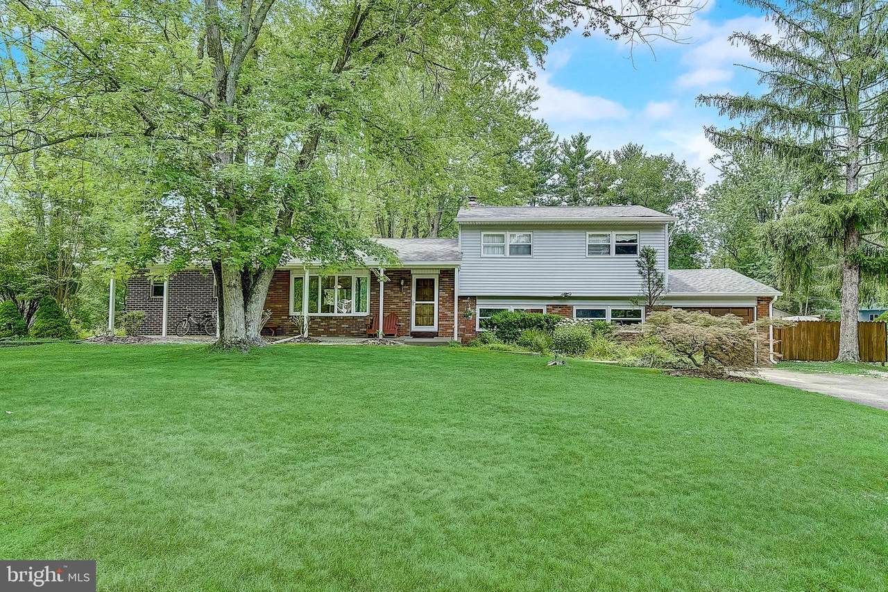 13 Glenview Drive - Photo 1