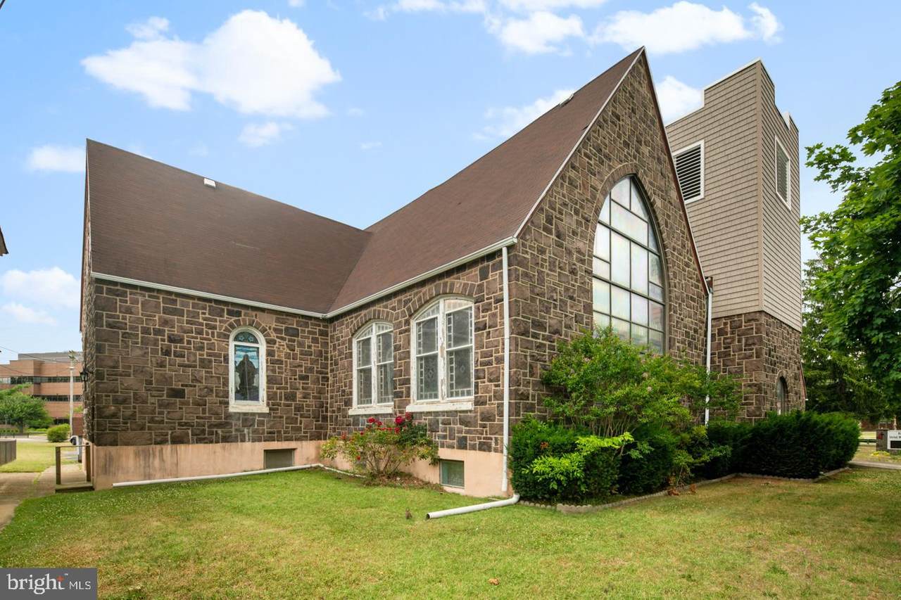 516 Delaware Street - Photo 1