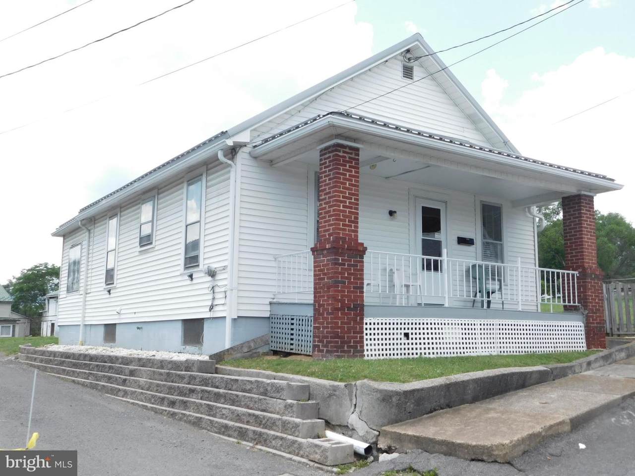 225 Virginia Street - Photo 1