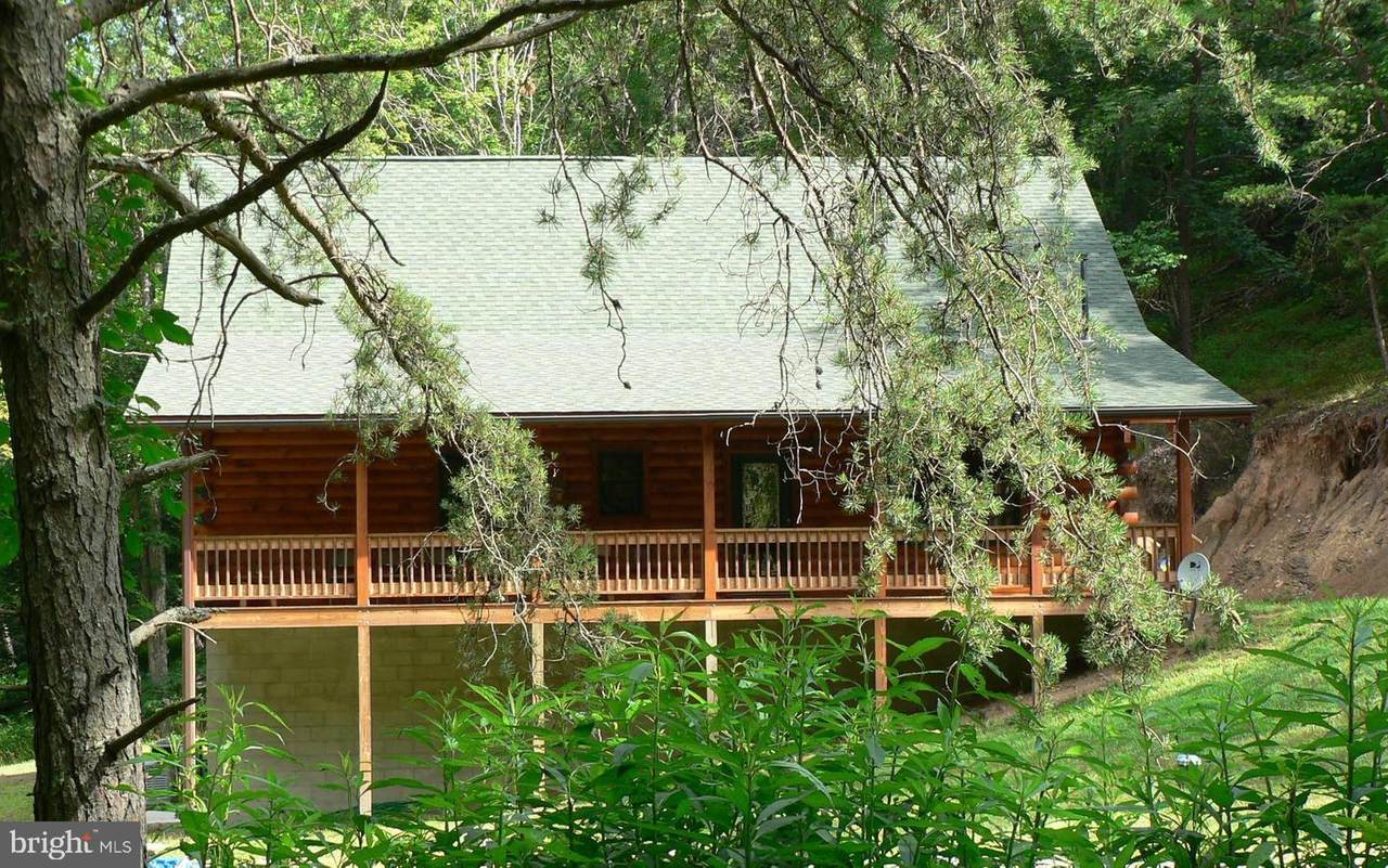 1472 Pinewood Trail - Photo 1
