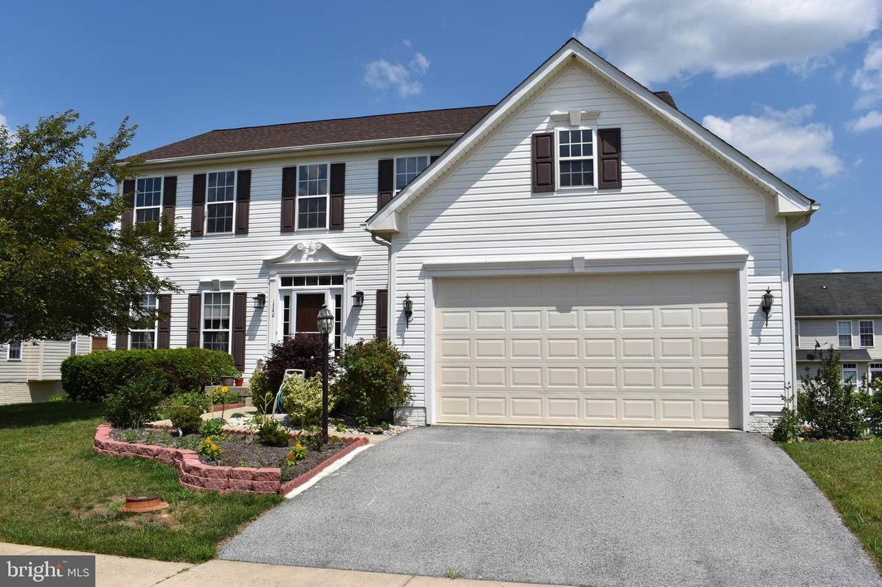1340 Foal Street - Photo 1