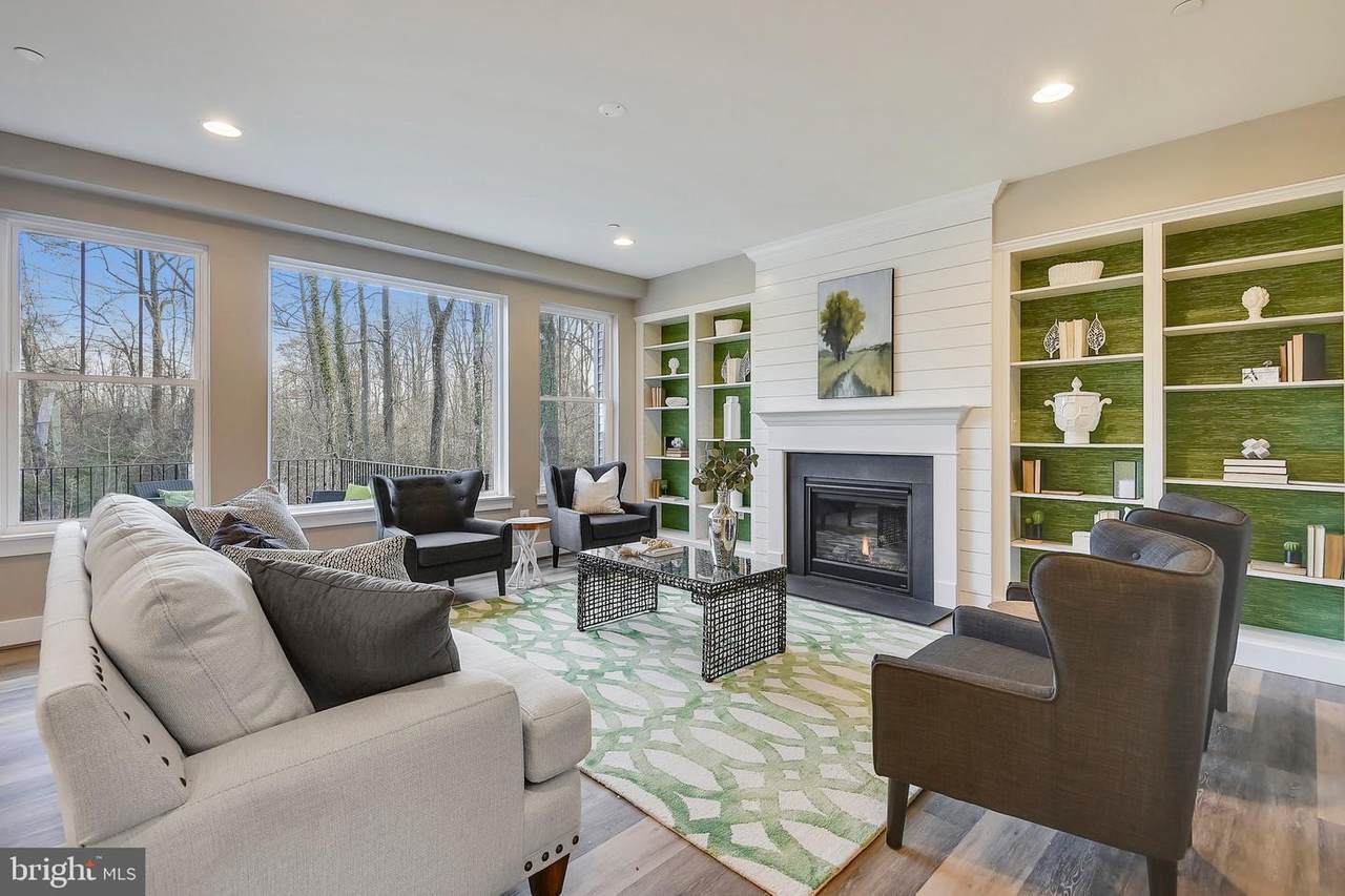 404 Ruysch Lane - Photo 1