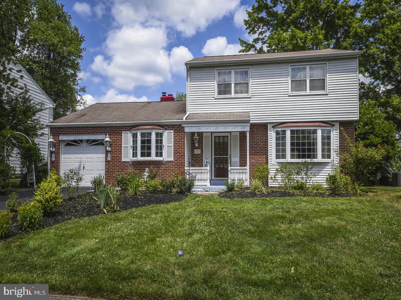 725 Wissahickon Avenue - Photo 1