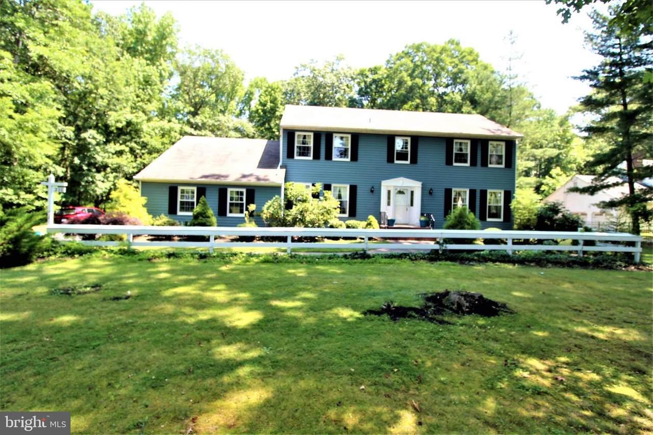 232 Village Rd E - Photo 1