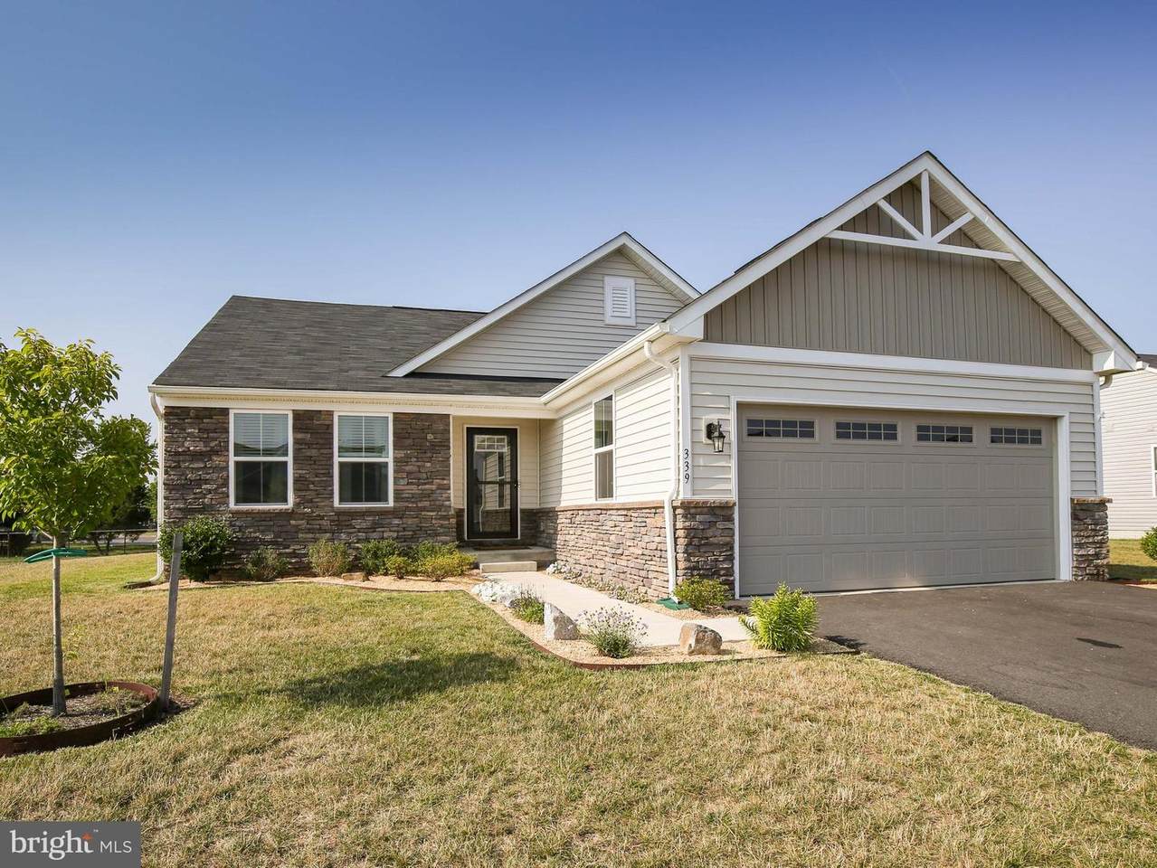 339 Oxford Way - Photo 1