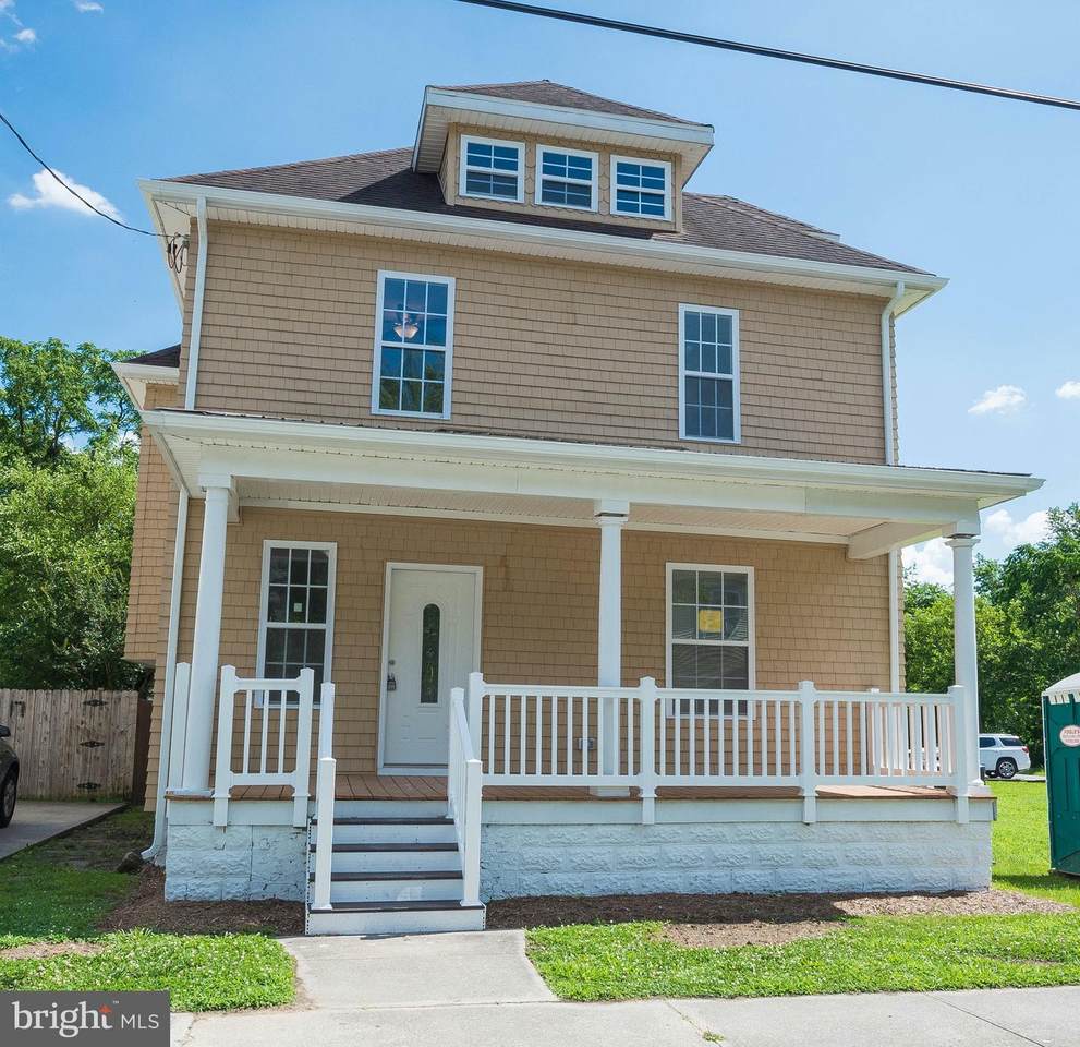 202 East Street - Photo 1