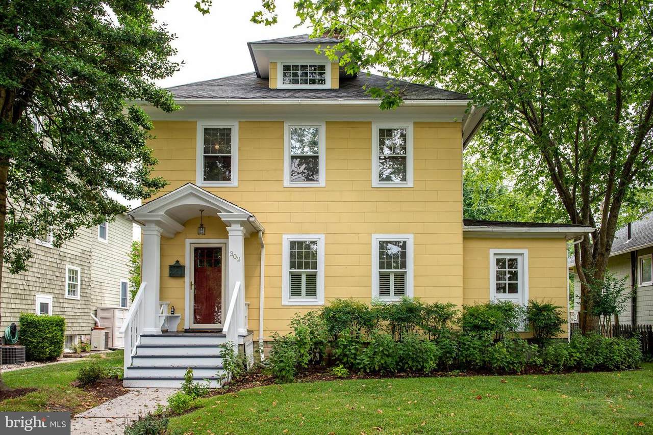 302 Aurora Street - Photo 1