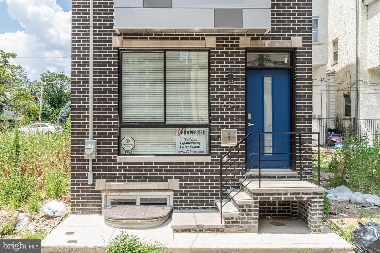 1254 Burns Street - Photo 1