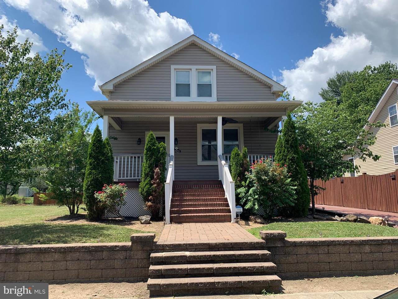 5920 Glenoak Avenue - Photo 1