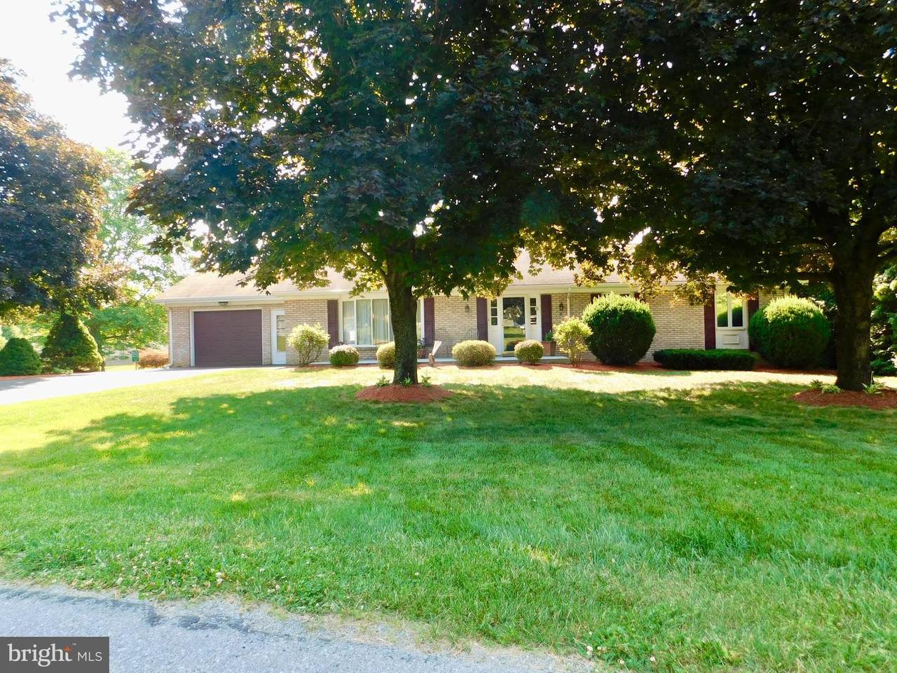 106 Collins Drive - Photo 1