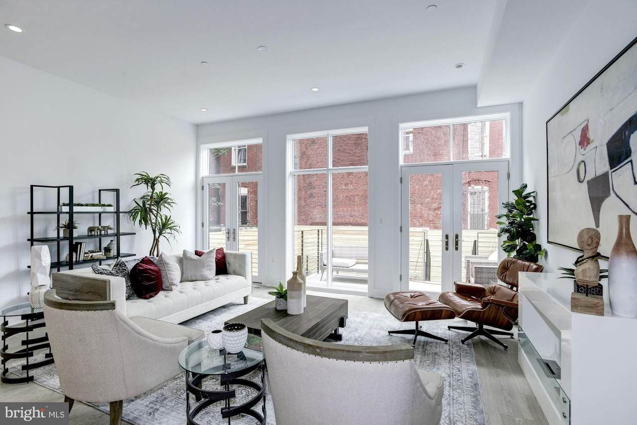 940 P Street - Photo 1