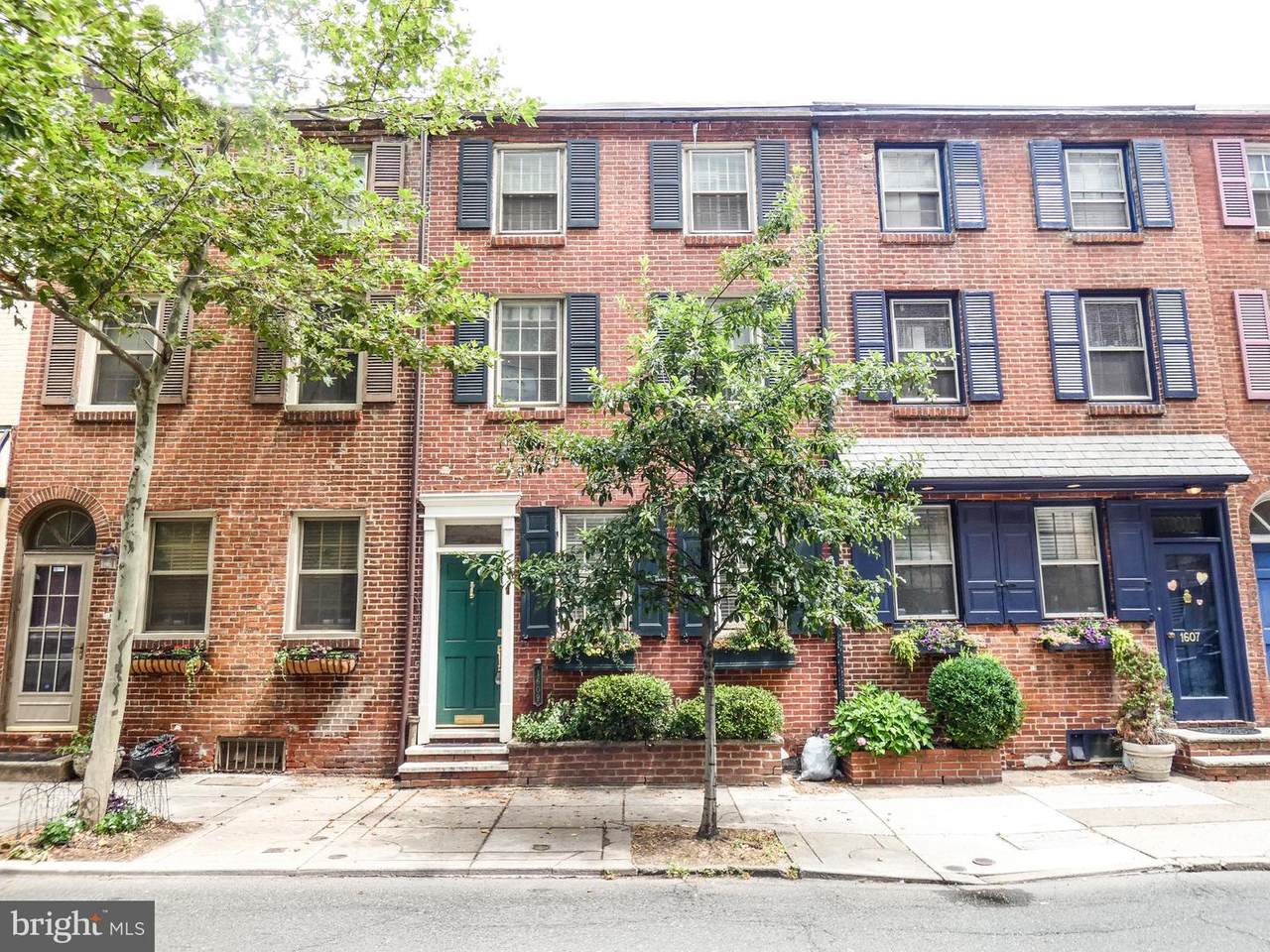 1609 Lombard Street - Photo 1