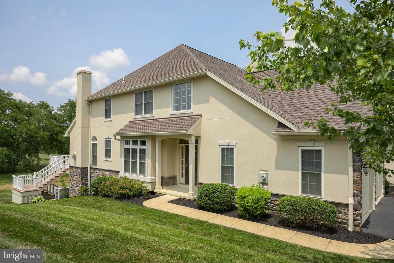 848 Huntington Place - Photo 1