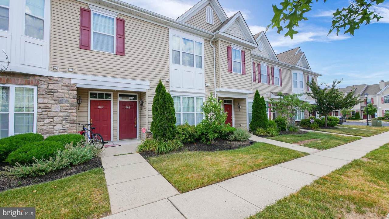 808 Van Gogh Court - Photo 1