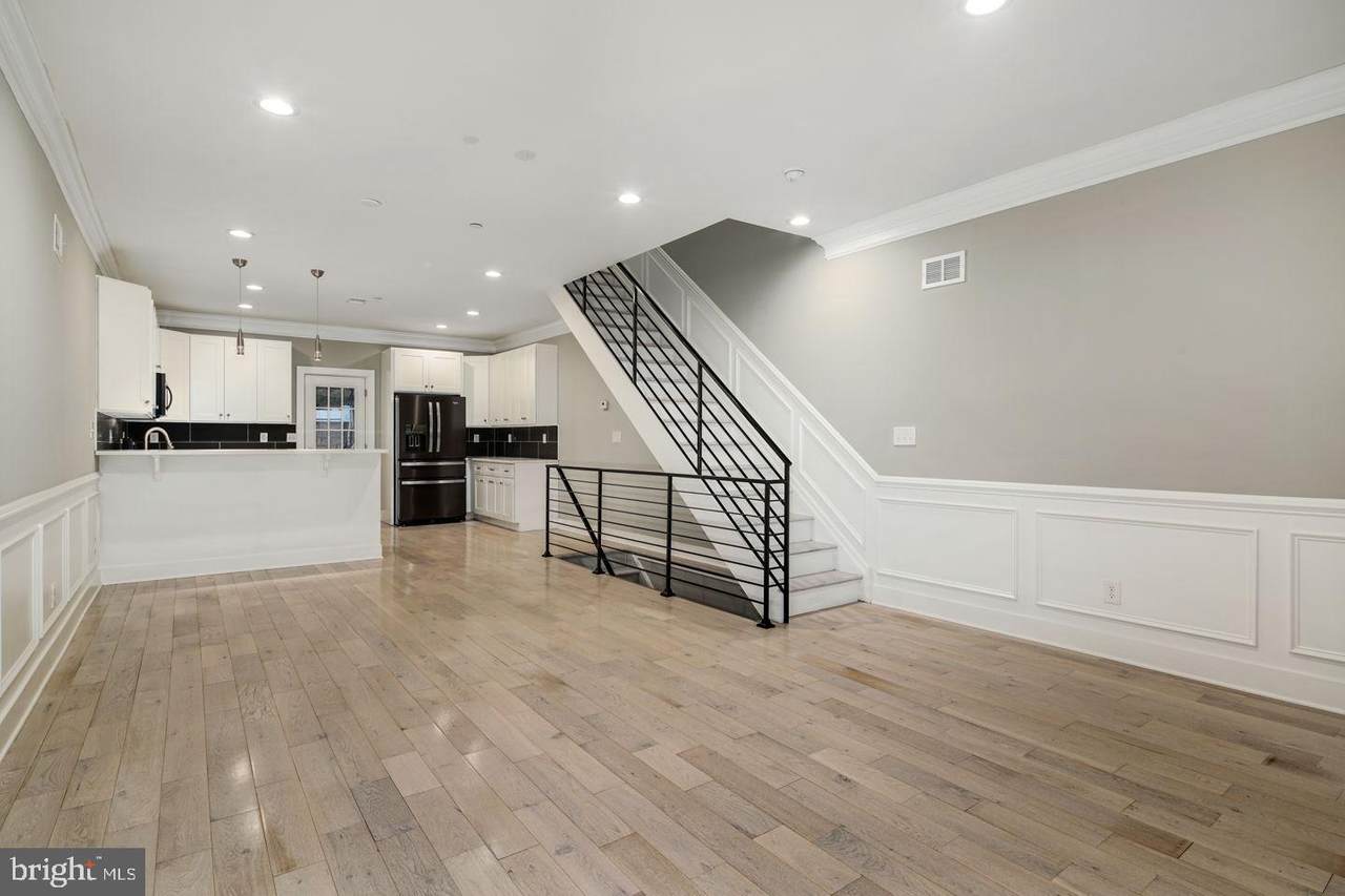 1637 7TH Street - Photo 1