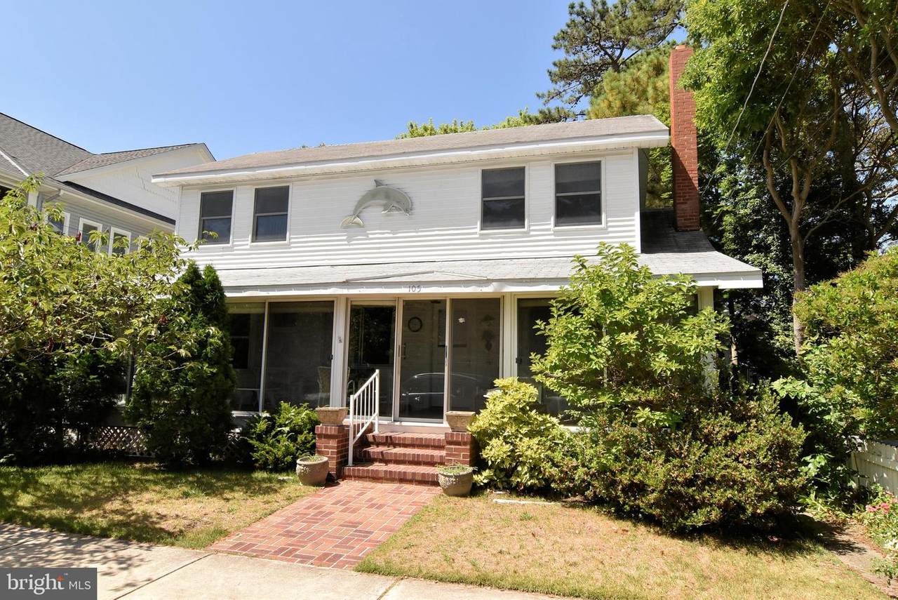 105 Laurel Street - Photo 1